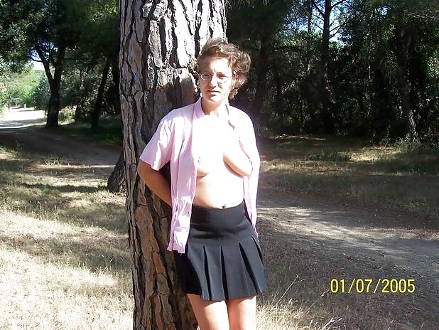 Alex en flashing dans plusieurs lieux