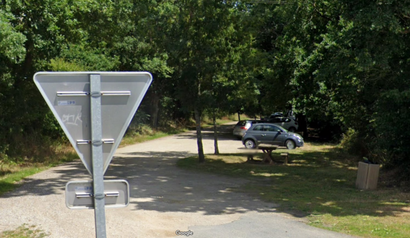 Aire Pic-nic au rond-point face au Vendéespace. 2ème sortie au rond-point