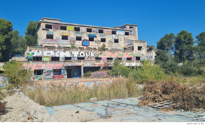 Le ZOOM ancien hôtel désaffecté