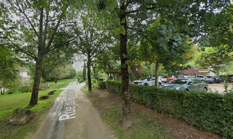 Parking de la rivière à  Le Bugue